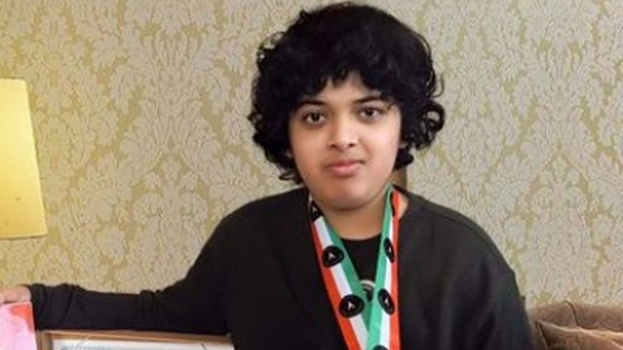 UAE : भारतीय लड़के ने हवाईजहाजों की पूंछ पहचानकर बनाया रिकॉर्ड