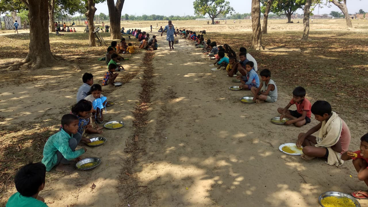 तालाबंदी के दौरान सामुदायिक रसोई संचालन में देखने को मिलीं हिंदू मुस्लिम एकता की मिसालें