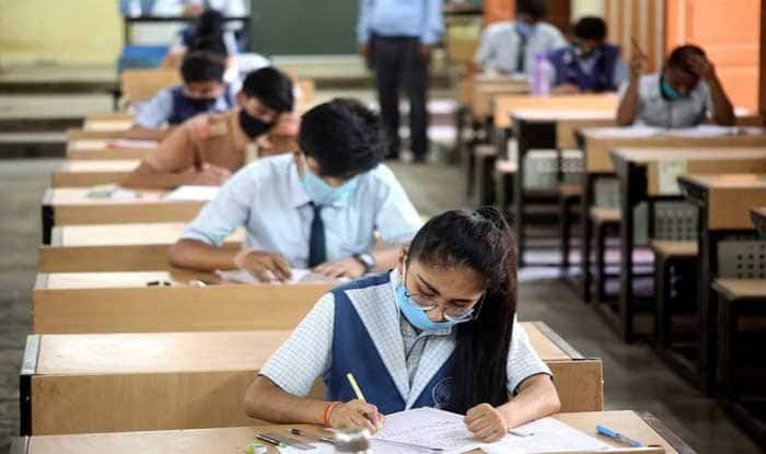 CBSE बोर्ड की 10वीं व 12वीं परीक्षा की तारीखें घोषित, जानें पूरा शेड्यूल