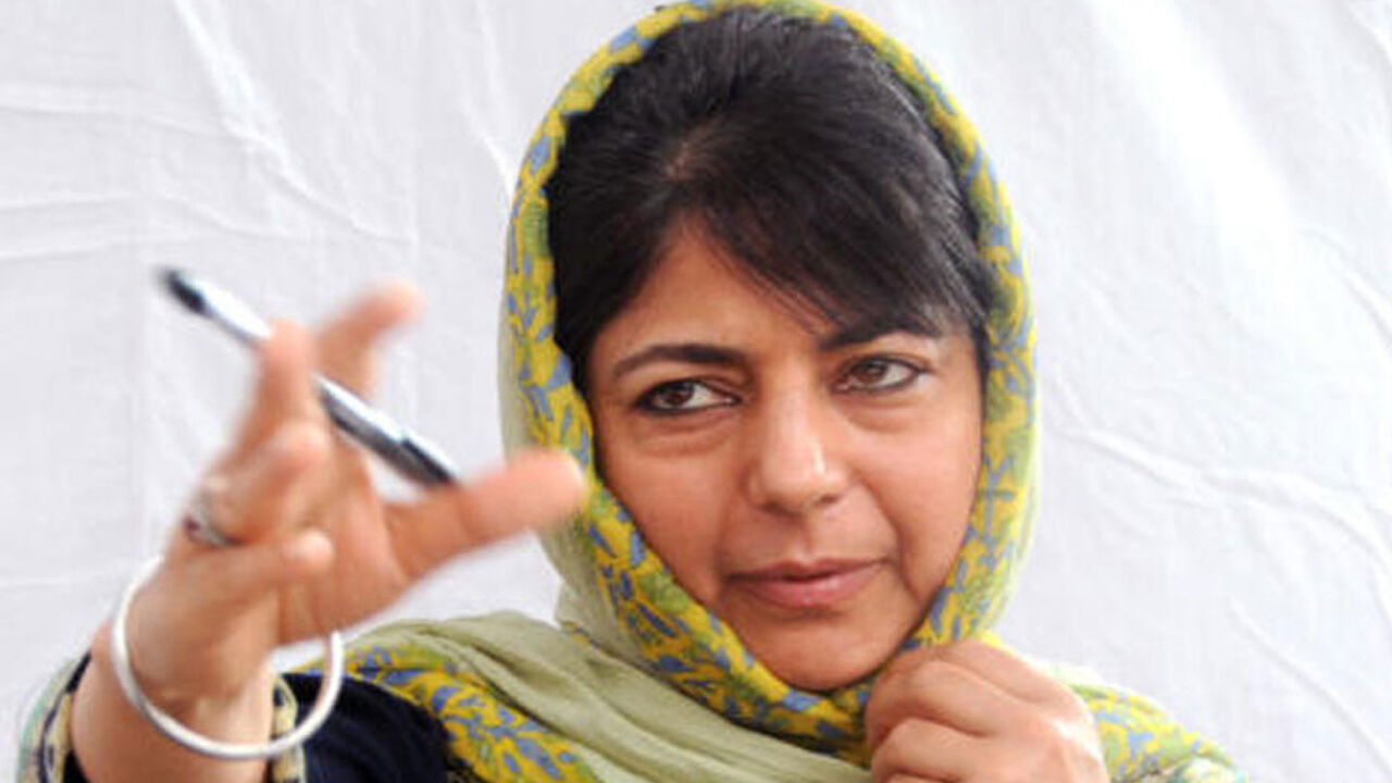 Taj Mahal Controversy : दम है तो ताजमहल को मंदिर बनाकर दिखा दो, भाजपा सरकार को महबूबा मुफ्ती का चैलेंज