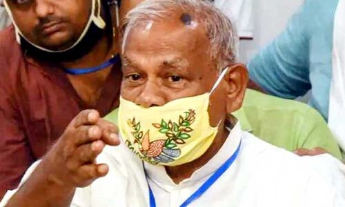 बिहार: कोरोना को हराकर घर लौटे पूर्व सीएम जीतनराम मांझी, मीडिया से बात करते छलकी आंखें