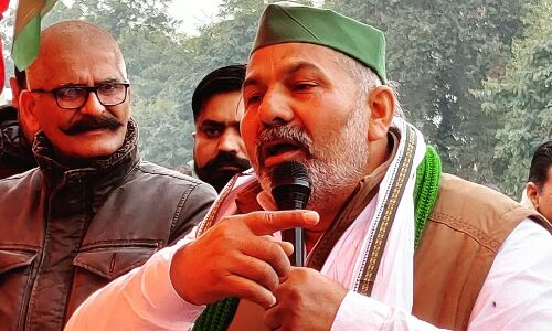 राकेश टिकैत ने मथुरा में सांप्रदायिक माहौल न बिगड़ने देने की अपील की