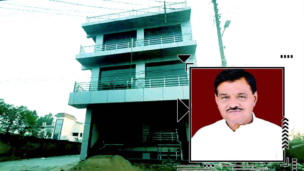 यूपी : भू-माफियाओं ने किया करोड़ों का स्टांप घोटाला, कागजात में हेराफेरी कर बेच दी वक्फ की जमीन यूपी : भू-माफियाओं ने किया करोड़ों का स्टांप घोटाला, कागजात में हेराफेरी कर बेच दी वक्फ की जमीन