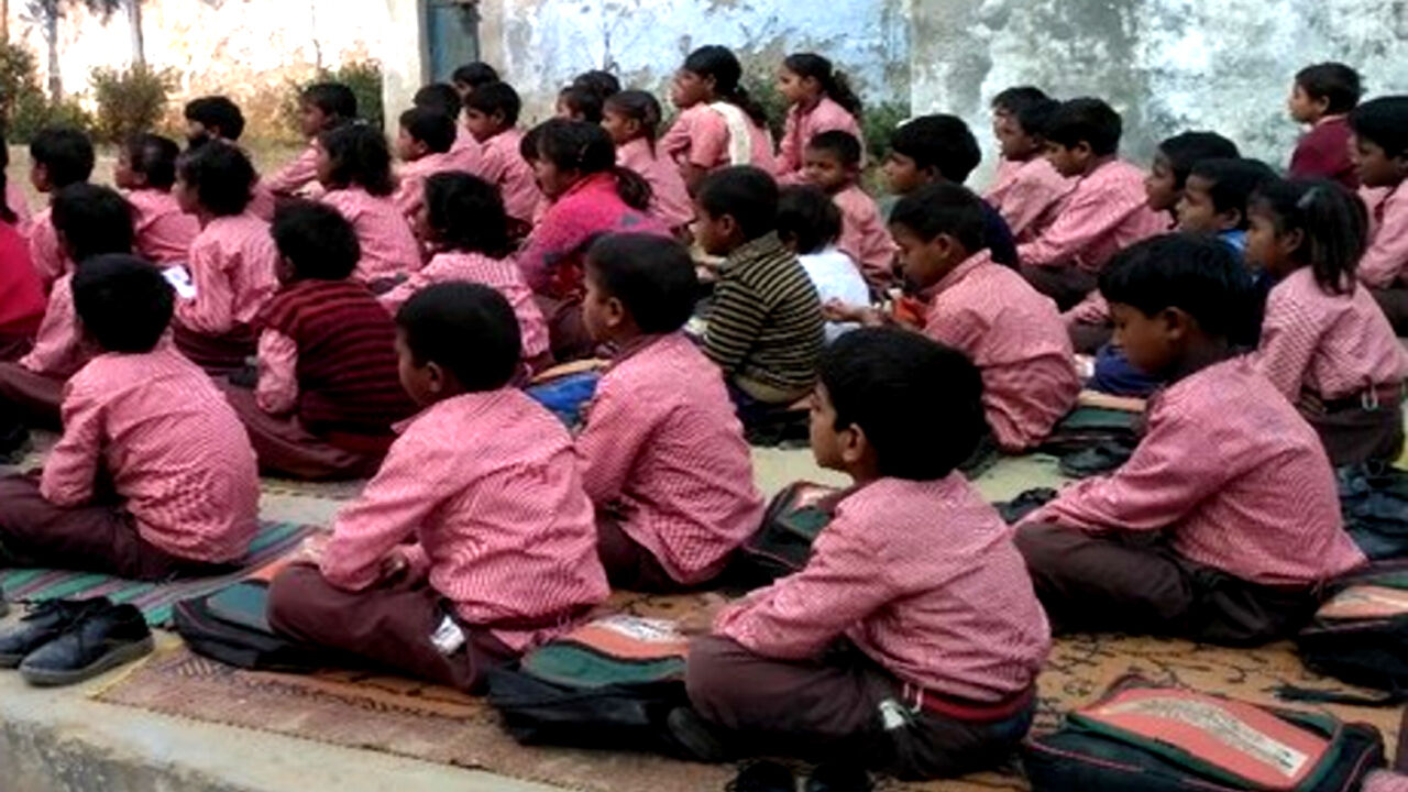 Bhubaneswar News : निजी स्कूल में 34 छात्रों को बनाया गया बंधक, समय पर फीस नहीं भरने पर दी गई कठोर सजा