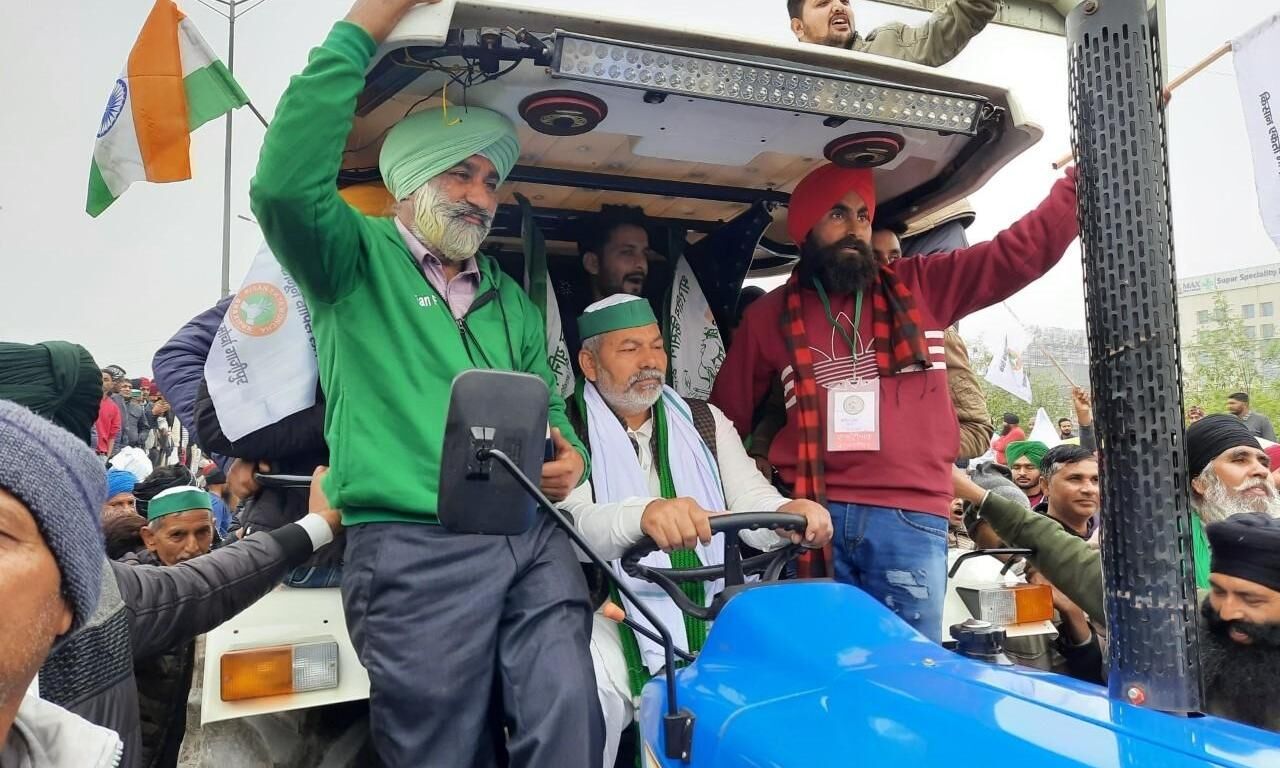 किसान आंदोलन : अन्नदाता आज कर रहे ट्रैक्टर मार्च, मोदी की डबल इंजन सरकार ने तैनात की भारी पुलिस