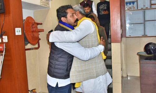 यूपी : राजभर ने अब आजाद से की मुलाकात, पिछड़ा-मुस्लिम-दलित आधार की कवायद