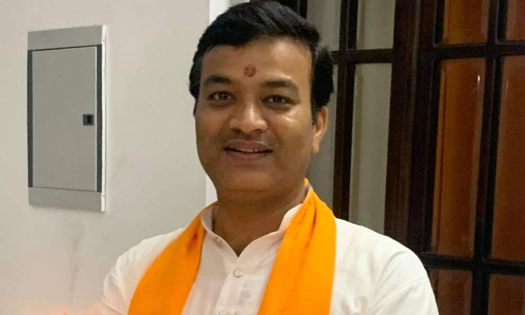 योगी के मंत्री आनंद शुक्ला के बिगड़े बोल, चुनाव में हार के बाद ममता बनर्जी बांग्लादेश भागने को तैयार