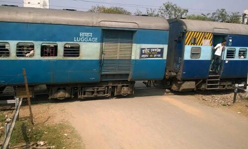 अमृतसर से बिहार जा रही शहीद एक्सप्रेस लखनऊ में हुई दुर्घटनाग्रस्त, बाल-बाल बचे यात्री