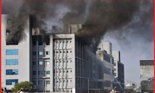 सीरम के कोरोना वैक्सीन कोविशिल्ड प्लांट में आग लगने से अब तक 5 की मौत, मृतकों की नहीं हो पा रही पहचान
