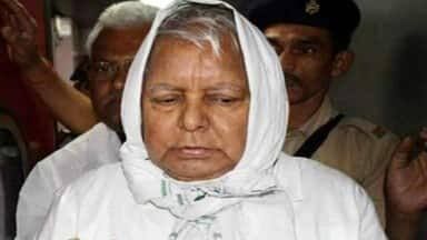 रिम्स में भर्ती लालू प्रसाद की तबियत बिगड़ी, सांस लेने में परेशानी और छाती में संक्रमण की शिकायत