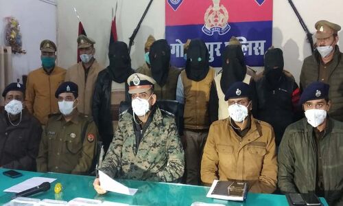 योगी के गोरखपुर में दरोगा ही बना लूटेरा, ज्वैलर्स से लूटे 35 लाख तब पता चला इनका कितना बड़ा है गैंग