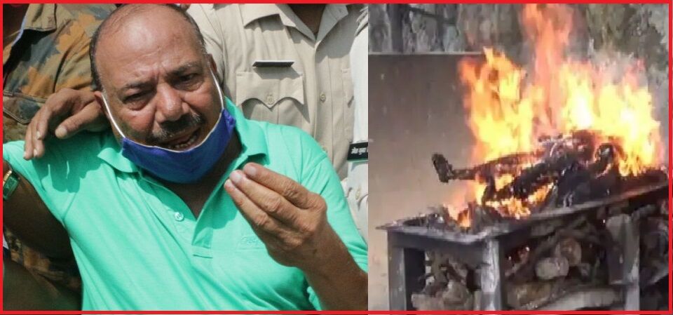 प्यारे मियां कांड: हाथरस की तरह पुलिस बच्ची की लाश ले गयी श्मशान, मां घर पर करती रही इंतजार प्यारे मियां कांड: हाथरस की तरह पुलिस बच्ची की लाश ले गयी श्मशान, मां घर पर करती रही इंतजार