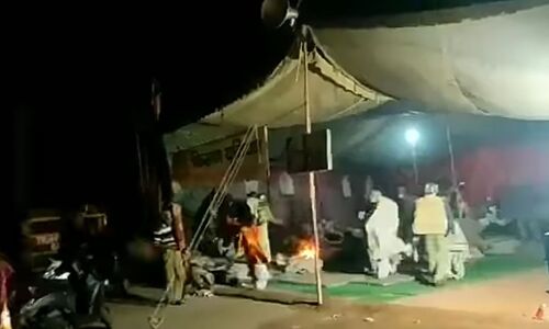 योगीराज : UP के बड़ौत में आधी रात किसानों पर लाठीचार्ज, पीटने के बाद दूर तक खदेड़ा