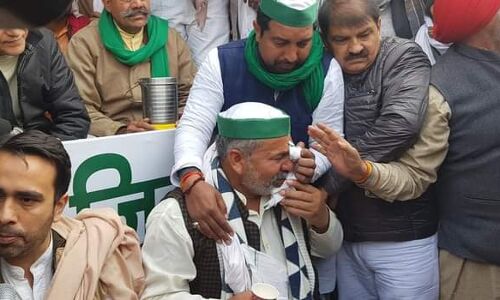 गाजीपुर बाॅर्डर पर राकेश टिकैत की सिसकी से गरमाया पश्चिमी उत्तर प्रदेश, नरेश टिकैत सहित साथ आए कई दल