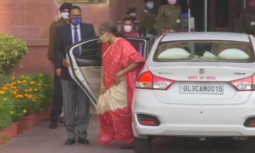 कोविड संकट के बीच वित्तमंत्री निर्मला सीतारमण का बजट, इंश्योरेंस सेक्टर में FDI सीमा 74 प्रतिशत करने का ऐलान