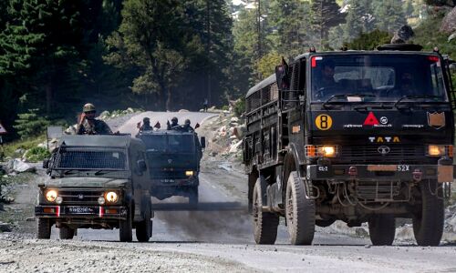 चीनी और भारतीय सैनिकों ने पैंगोंग झील से पीछे हटना शुरू किया : चीनी रक्षा मंत्रालय