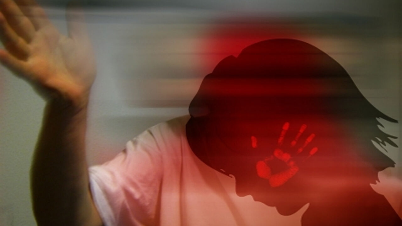 यूपी : यौन उत्पीड़न करने पर पंचायत ने लगाया 4 थप्पड़ और 1 लाख का जुर्माना