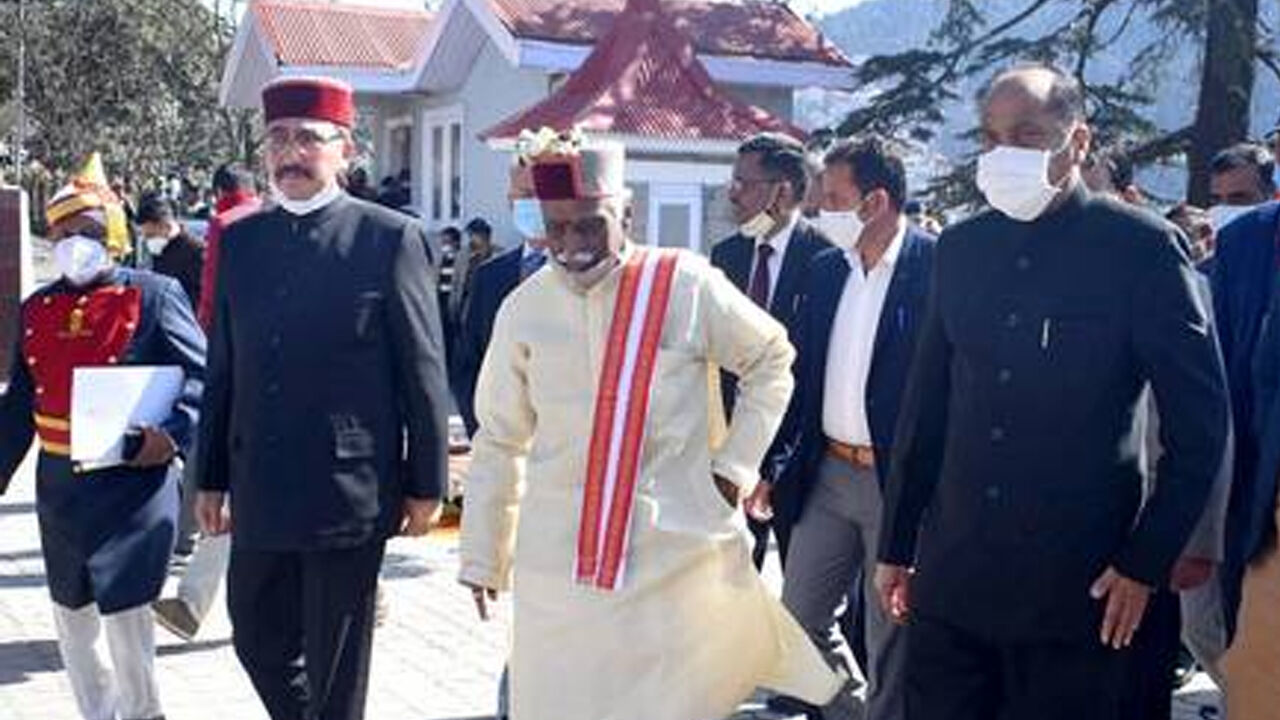 हिमाचल प्रदेश की विधानसभा से विपक्ष के नेता मुकेश अग्निहोत्री समेत कांग्रेस के 5 विधायक सस्पेंड