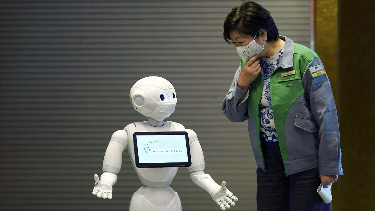 पार्टनर छोड़ रोबोट से बातें करना पसंद कर रहे लोग, रोबोट्स की बढ़ी बिक्री