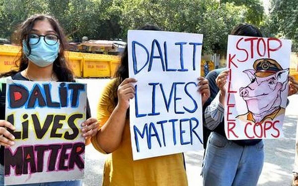 दलितों को पानी है नौकरी तो इंटरव्यू में छुपा लें अपनी जाति, केंद्र करने जा रहा सिफारिश