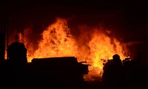 बिहार : पौधा उखाड़ने के आरोप में पड़ोस की बच्ची को जलाया जिंदा, अस्पताल में भर्ती