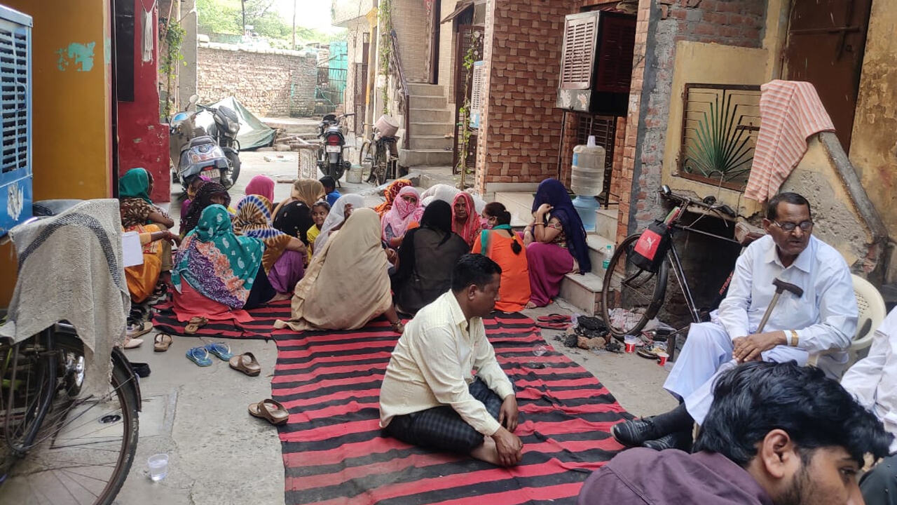 पूर्वी दिल्ली के पटपड़गंज में दो सफाईकर्मियों की मौत, परिजनों का आरोप जबरन उतारा गया सीवर में