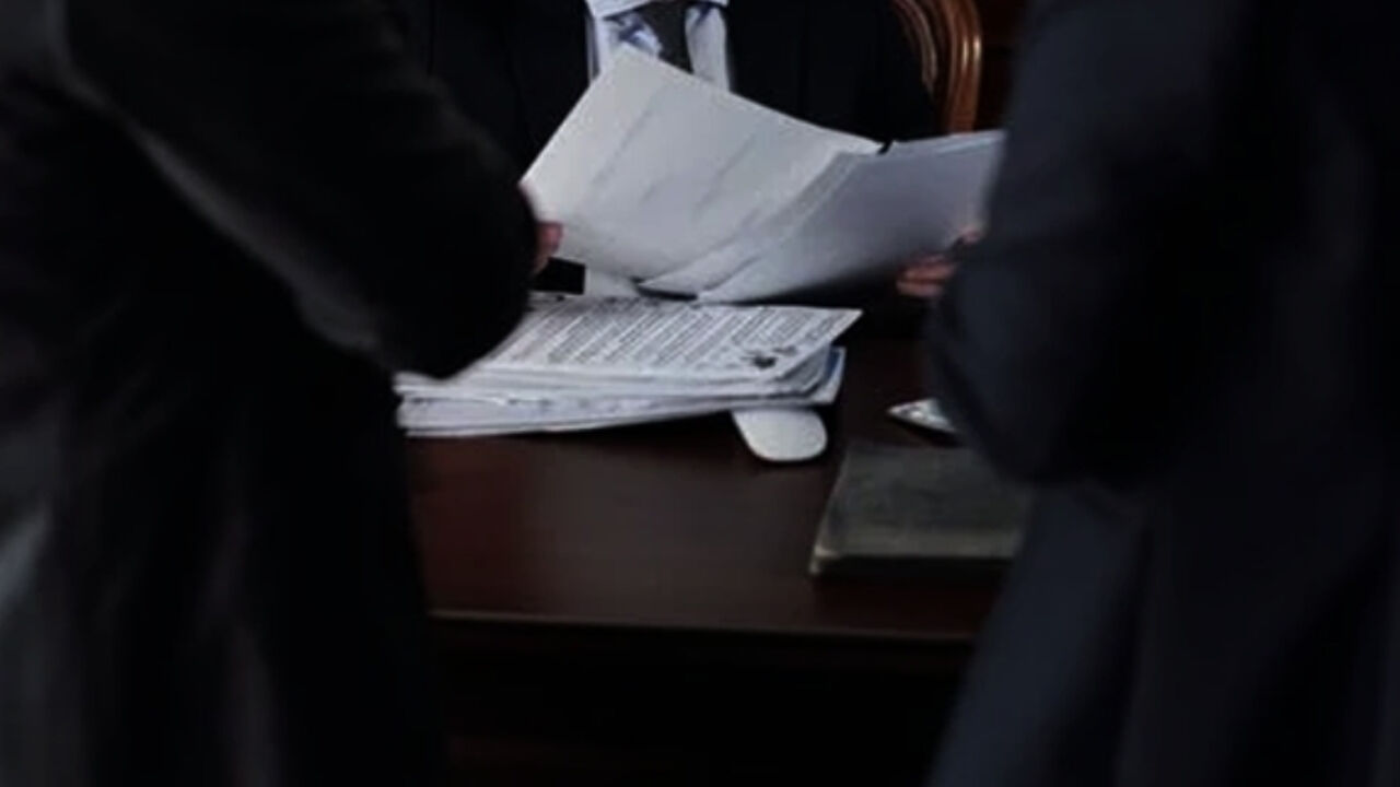 यूपी : जज पर हमला करने के आरोप में 8 वकील सस्पेंड, कारण बताओ नोटिस भी जारी