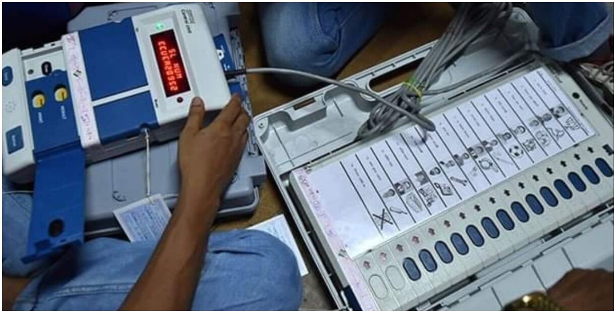 असम चुनाव घपला : वोटर लिस्ट में 90 थे नाम EVM में पड़ गए 181, पांच निलंबित दोबारा होगी वोटिंग