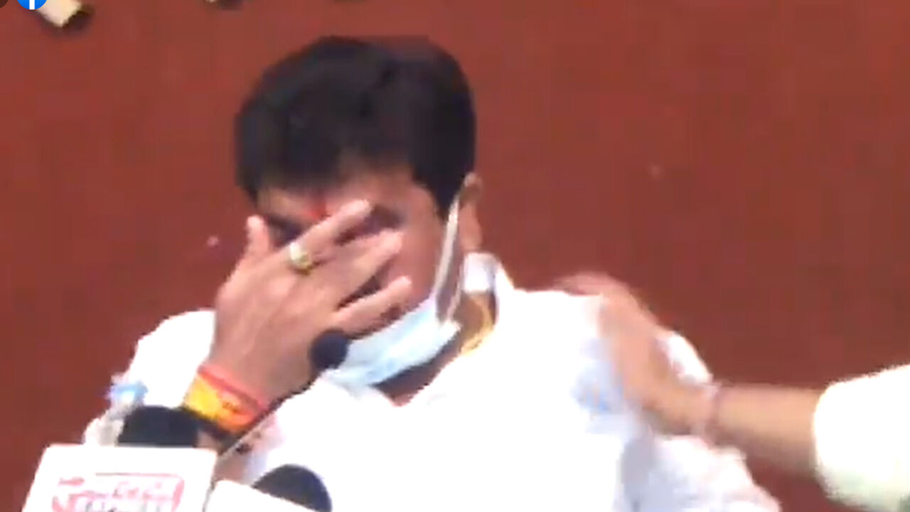 इंदौर में कोरोना की हालत को देखकर फूट-फूटकर रो पड़े कांग्रेस विधायक, बोले कलेक्टर-एसडीएम मेरा फोन नहीं उठाते
