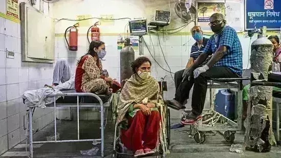 ऑक्सीजन की कमी से एक ही अस्पताल में 12 मरीजों की मौत, कोरोना ने खोली शिवराज सरकार की स्वास्थ्य व्यवस्था की पोल