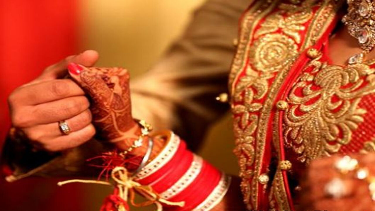 26 अप्रैल को शादी: दूल्हा दिल्ली में फंसा, दुल्हन मुंबई से गोरखपुर पहुंचकर हुई क्वारंटीन