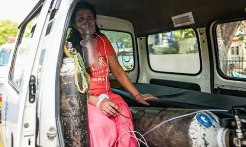 Corona Virus:  ऑक्सीज़न की किल्लत और देश का घुटता दम, मौतों में रिकॉर्ड वृद्धि जारी