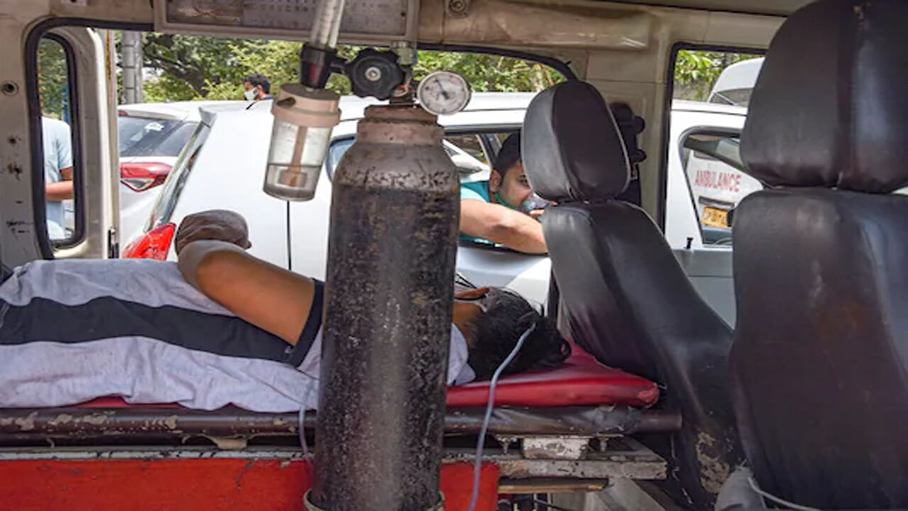 दिल्ली के जयपुर गोल्डन अस्पताल में ऑक्सीजन की कमी से 25 मरीजों की मौत, 200 से ज्यादा की जिंदगी खतरे में