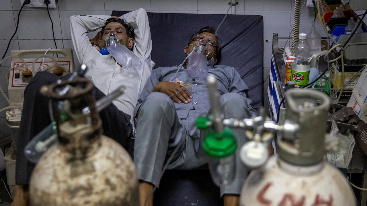 अगर कोई ऑक्सीजन सप्लाई में अड़चन डालेगा तो बख्शेंगे नहीं, फांसी पर लटका देंगे- दिल्ली हाईकोर्ट