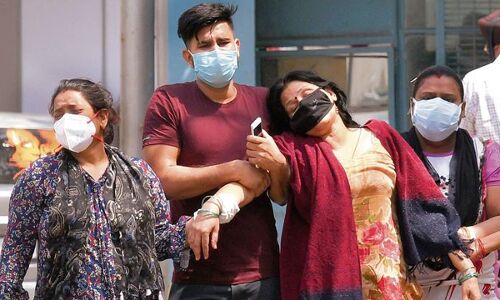 15 मई को पीक पर रहेगी कोरोना की सूनामी, दिल्ली हाईकोर्ट ने सरकार से पूछा- क्या तैयारी है?