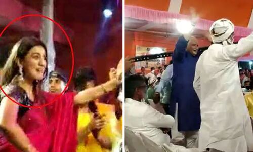 बाहुबली मुन्ना शुक्ला की डांस पार्टी में कोरोना गाइडलाइंस की उड़ी धज्जियां, अक्षरा सिंह के ठुमकों पर कमर लचकाते नजर आए पूर्व विधायक