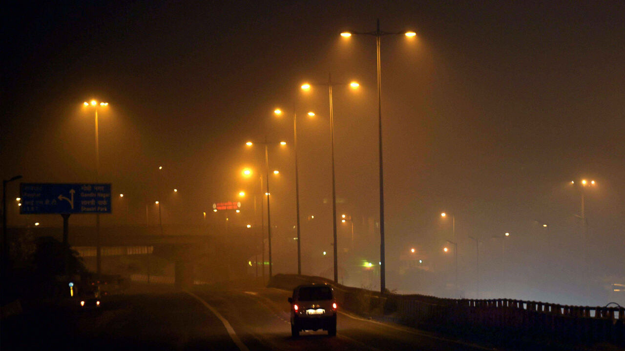 दिल्ली और कानपुर में बढ़ रहा वायु प्रदूषण, योजनाओं का नहीं दिख रहा असर