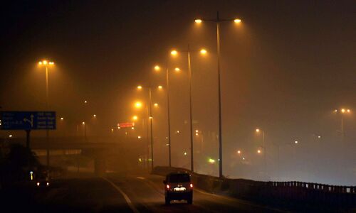 दिल्ली और कानपुर में बढ़ रहा वायु प्रदूषण, योजनाओं का नहीं दिख रहा असर