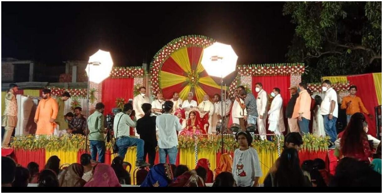 UP : बीजेपी सांसद के बेटे की शादी में टूटे कोविड-19 के सभी नियम, पूर्व IPS ने कहा नियम गरीबों और कमजोरों के लिए बने हैं