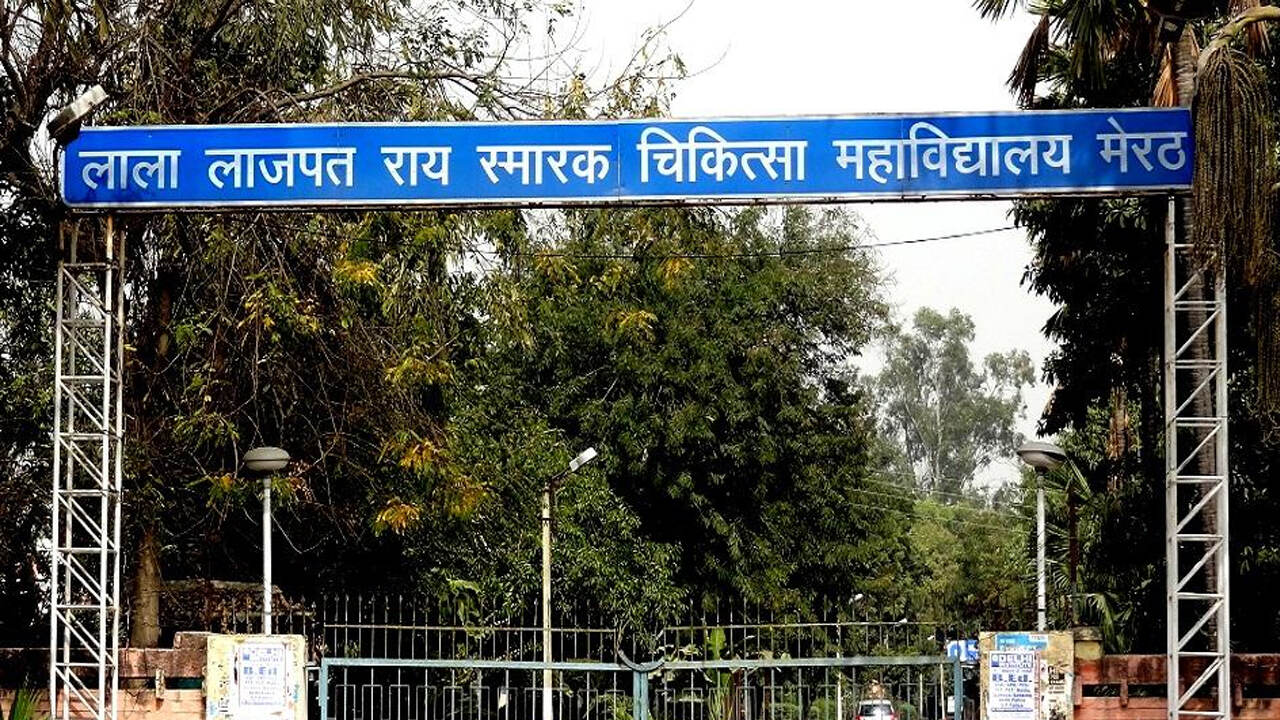 सनसनीखेज: पुलिस ने लावारिश लाश समझकर वृद्ध का किया अंतिम संस्कार, डॉक्टर बेटी को देते रहे ठीक होने का हालचाल