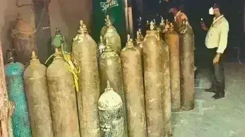 मेरठ: ऑक्सीजन सिलिंडरों की खुलेआम कालाबाजारी कर रहा था भाजपा नेता, जांच में जुटी पुलिस
