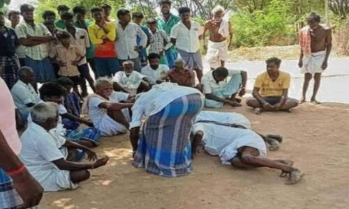 3 दलित बुजुर्गों को गिड़गिड़ाना पड़ा पंचों के पैर पर, कोरोना में गाने-बजाने का किया था कार्यक्रम