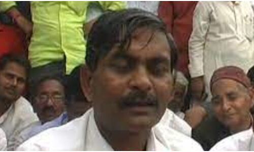 बसपा विधायक राजभर ने अपनी निधि के रुपयों पर लगाया भ्रष्टाचार का आरोप, कहा आत्ममुग्ध सरकार के अफसर फोन तक नहीं उठाते