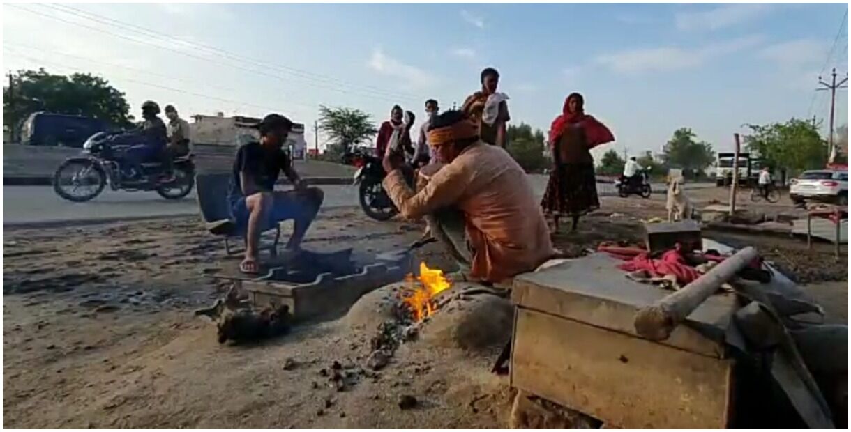 UP : कानपुर देहात में गरीबों के लिए शुरू हुआ कम्यूनिटी किचन, लेकिन 250 पैकेट खाना बांटने के दावे की हकीकत असल में कुछ और है