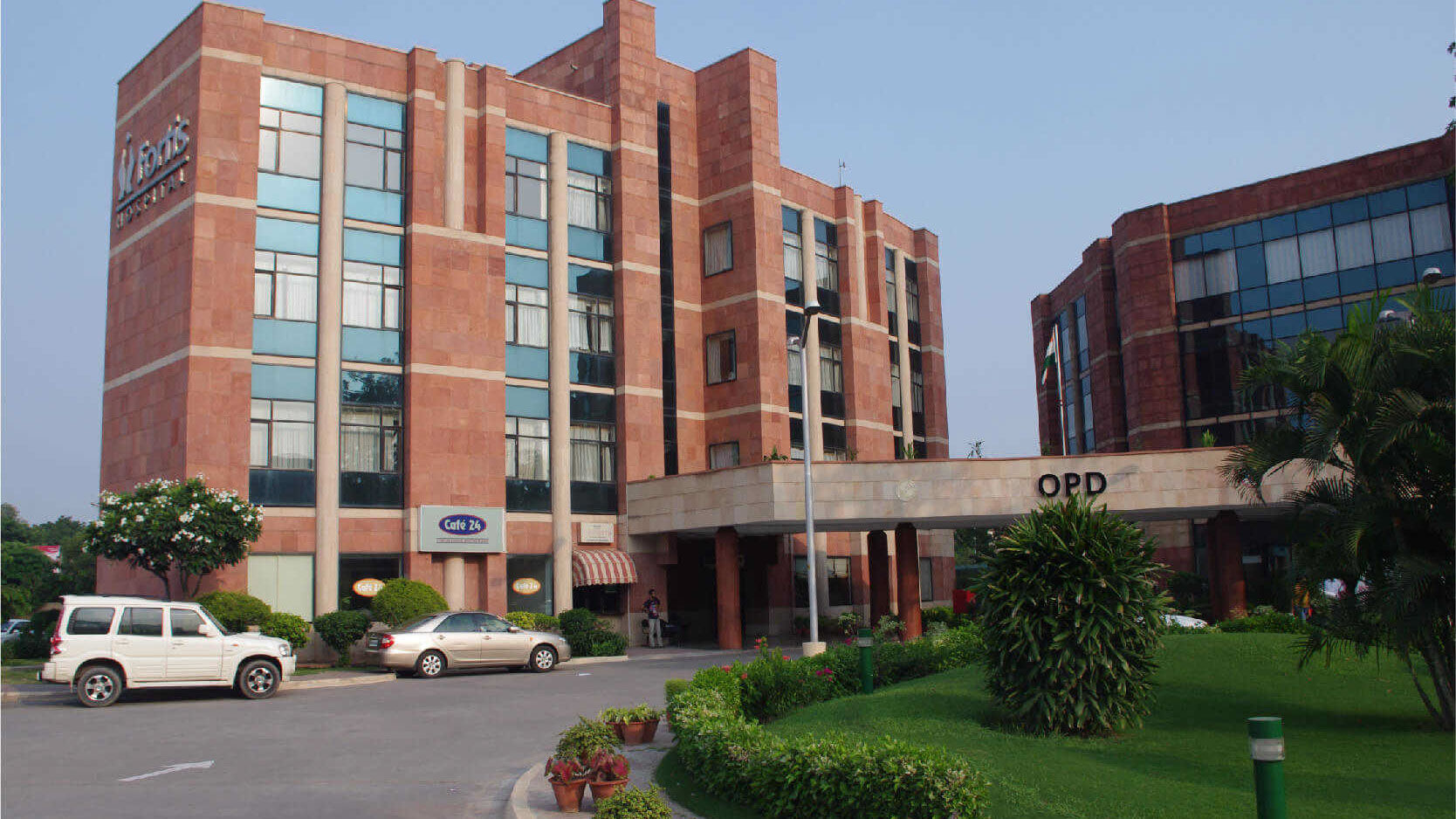 आपके लिए कोरोना महामारी एक बड़ा संकट, लेकिन निजी अस्पतालों के लिए लोगों को लूटने का एक सुनहरा अवसर