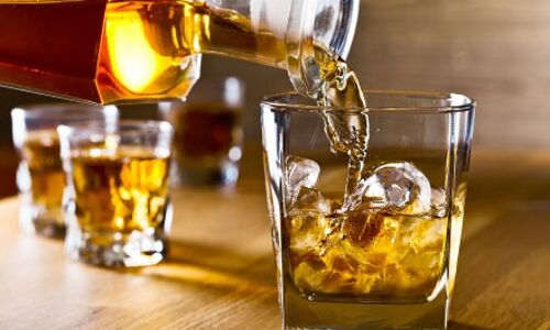 Uttar Pradesh : दिल्ली की तरह UP में भी सस्ती होगी शराब , कैसे संभलेगी कानून व्यवस्था?