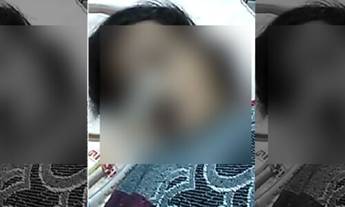 प्रयागराज के स्वरूपरानी अस्पताल स्टाफ पर भर्ती लड़की ने लगाया गैंगरेप का आरोप, हालत बहुत गंभीर