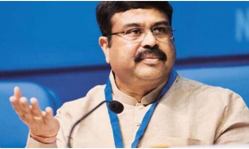 सरकार की आमदनी अभी कम है, इसलिए नहीं घटा सकते डीजल-पेट्रोल के दाम - धर्मेंद्र प्रधान