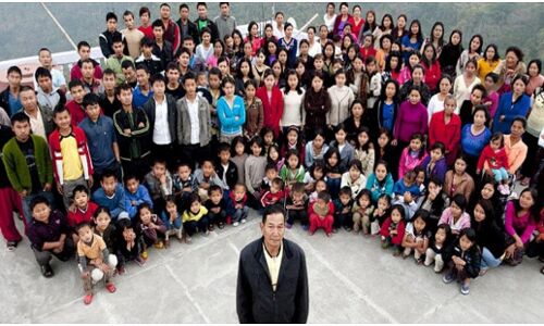 नहीं रहे विश्व के सबसे बड़े परिवार के मुखिया चाना, 100 कमरों वाले 4 मंजिला मकान में रहते थे 181 सदस्य