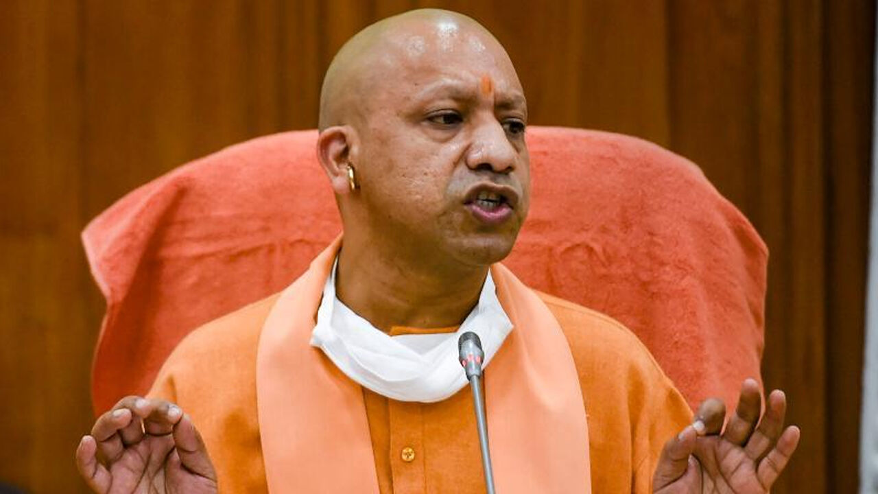 UP में अब दुकान-मकान-जमीन खरीदने से पहले DM के यहां आवेदन करना जरूरी, कैबिनेट ने दी प्रस्ताव को मंजूरी